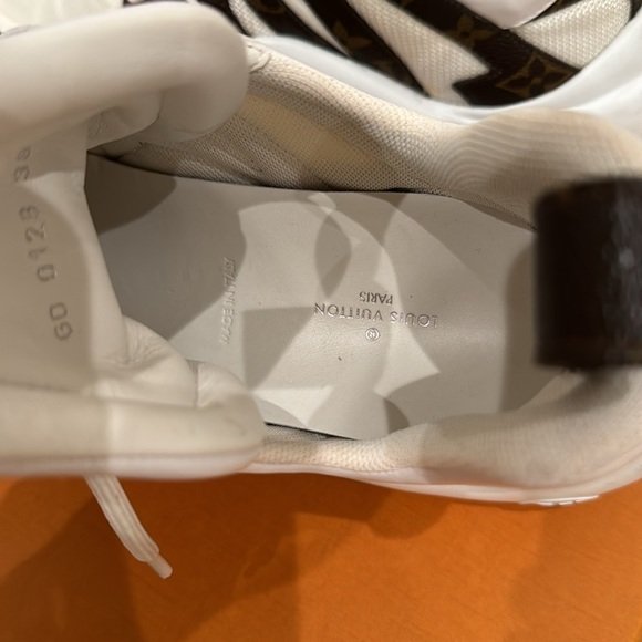 Louis Vuitton arch light sneakers - Picture 11 of 17